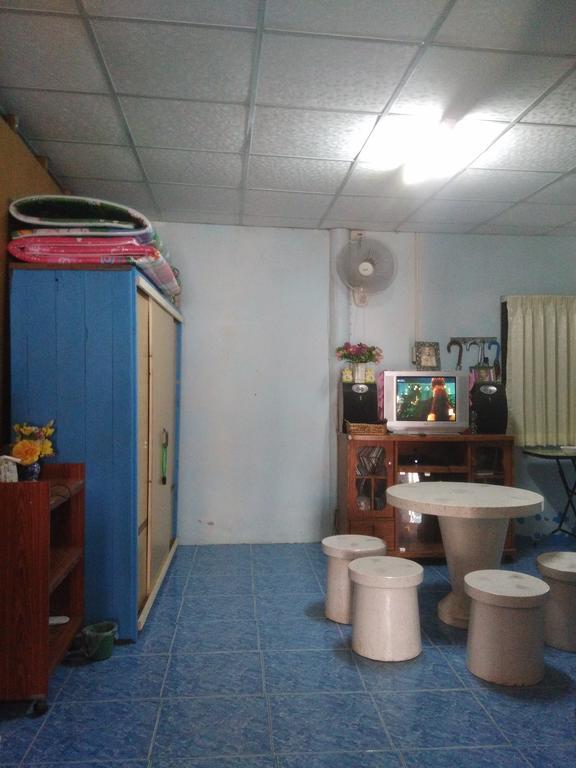 Patchaya Guesthouse Амфава Екстериор снимка