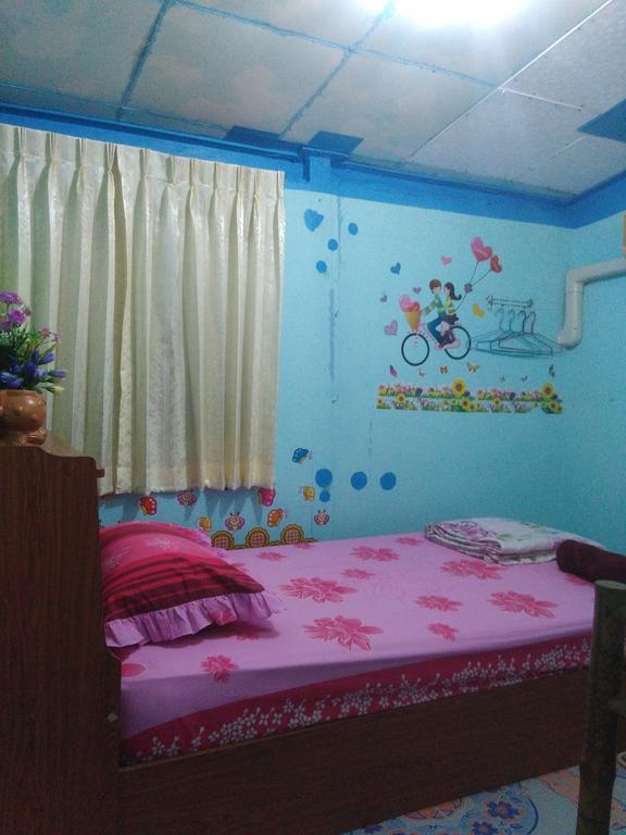 Patchaya Guesthouse Амфава Екстериор снимка