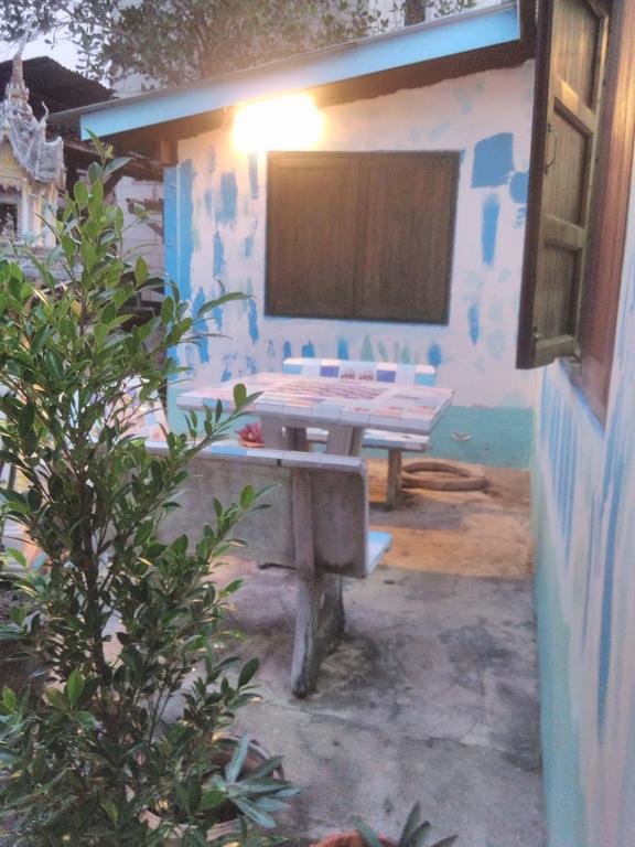 Patchaya Guesthouse Амфава Екстериор снимка