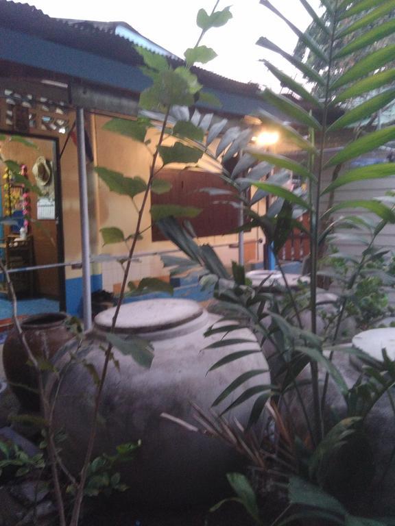 Patchaya Guesthouse Амфава Екстериор снимка