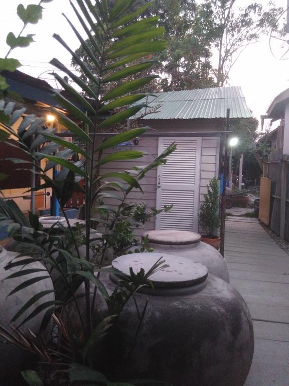 Patchaya Guesthouse Амфава Екстериор снимка