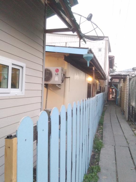 Patchaya Guesthouse Амфава Екстериор снимка