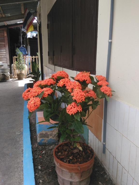 Patchaya Guesthouse Амфава Екстериор снимка